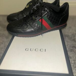 Authentic Gucci "Tennis 1977" sneakers.
